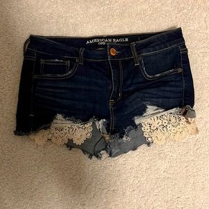 Shortie shorts with lace underlay